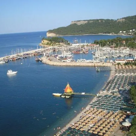 Bade Ξενοδοχείο 3*